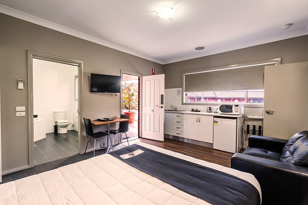 Akuna Motor Inn And Apartments Dubbo Exterior photo