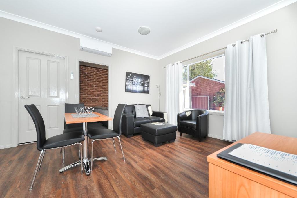 Akuna Motor Inn And Apartments Dubbo Room photo