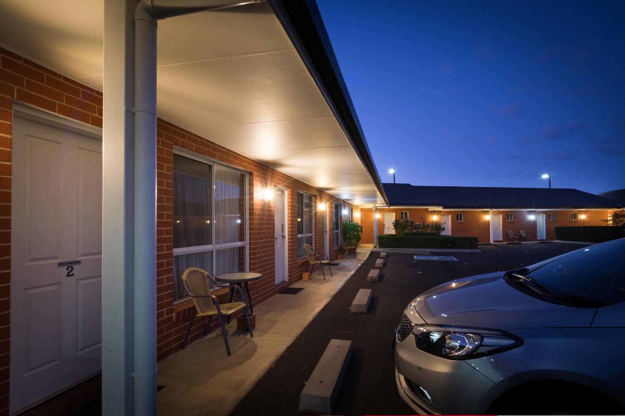 Akuna Motor Inn And Apartments Dubbo Exterior photo